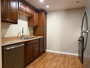 154 E Bailey Rd in Naperville, IL - Building Photo - Building Photo