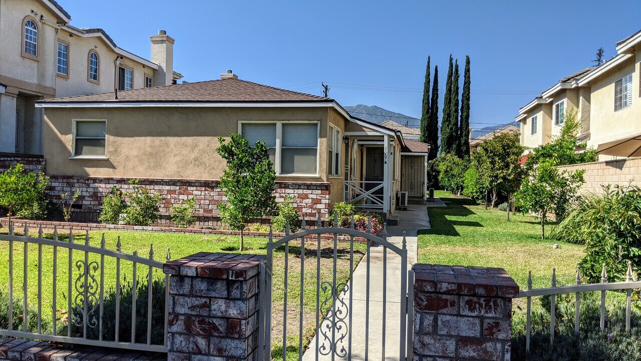 129 Genoa St, Unit A in Arcadia, CA - Building Photo