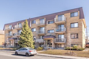 570 De La Concorde Boul O in Laval, QC - Building Photo
