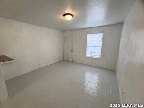 115 Victor St in San Antonio, TX - Foto de edificio - Building Photo