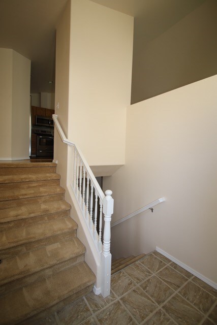 11438 Spyglass Hill Cir in Anchorage, AK - Foto de edificio - Building Photo