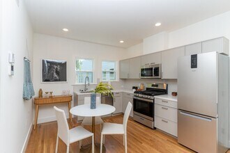 5530 College Ave in Oakland, CA - Building Photo - Building Photo