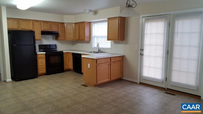 706 Holly Hill Dr in Barboursville, VA - Building Photo - Building Photo