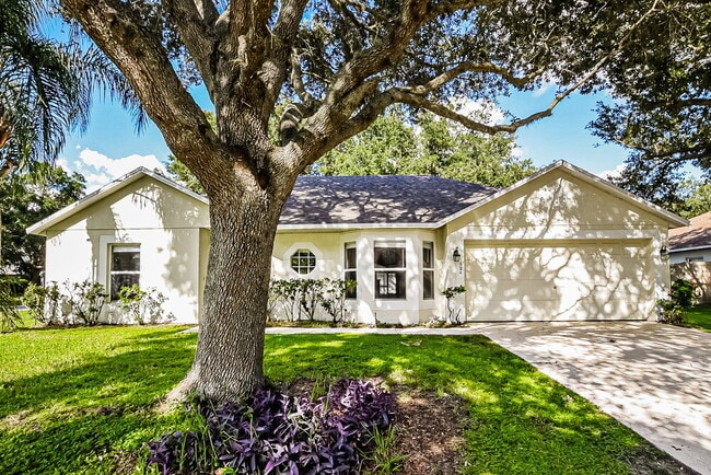 property at 1324 Montheath Cir
