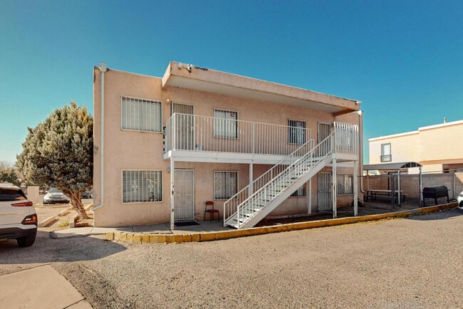 3205 Alta Monte Ct NE in Albuquerque, NM - Building Photo - Building Photo