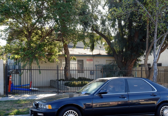 614 S Myrtle Ave in Inglewood, CA - Foto de edificio - Building Photo