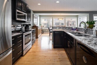 420 Everbrook Dr SW in Calgary, AB - Building Photo - Building Photo