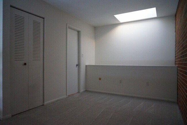 property at 803 Stratford Dr