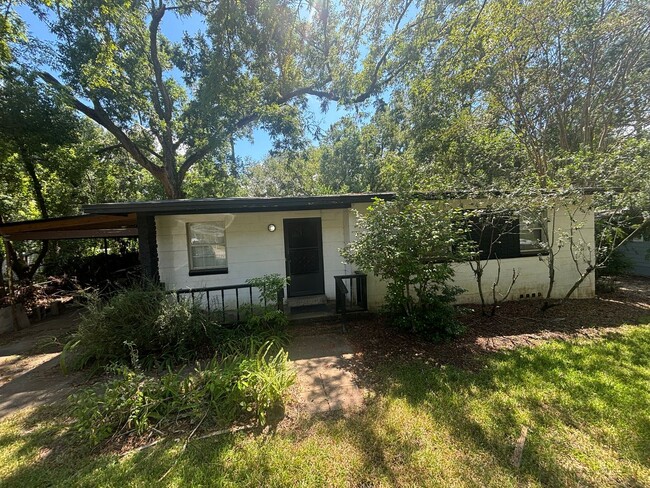 property at 1685 Mayhew St