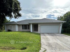 1358 Preston St in Port Charlotte, FL - Building Photo