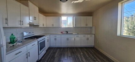 439 W 71st St in Los Angeles, CA - Building Photo - Building Photo