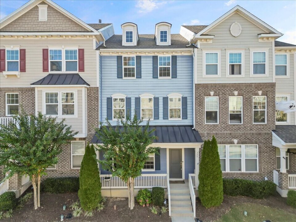 535 Grand Central Sta in Apex, NC - Building Photo