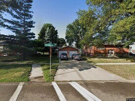 1910 Valleyhigh Dr NW, Unit 1910 in Rochester, MN - Building Photo