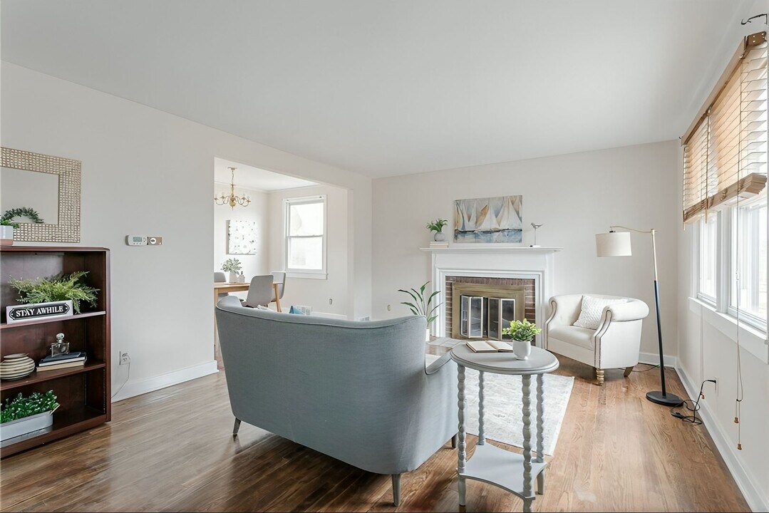 205 Lattimore Rd in Rochester, NY - Building Photo