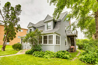 1045 Cromwell Ave in St. Paul, MN - Building Photo - Building Photo