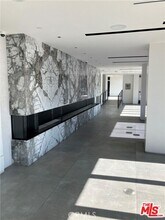 8811 Burton Wy in West Hollywood, CA - Building Photo - Building Photo