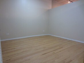 933 W Van Buren St, Unit 626 in Chicago, IL - Building Photo - Building Photo