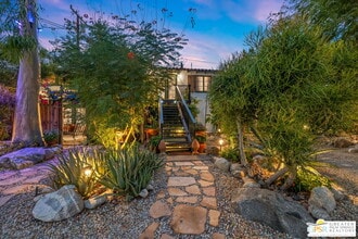 575 S Calle Ajo in Palm Springs, CA - Building Photo - Building Photo