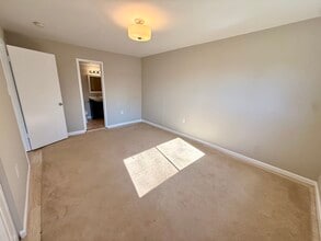 7358 US-29, Unit #102 in Falls Church, VA - Building Photo - Building Photo