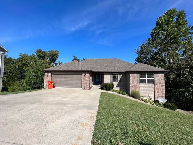 160 Cedarwood Ave in Branson, MO - Building Photo - Building Photo