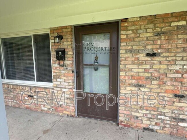 6134 Hillside Ave in Indianapolis, IN - Building Photo - Building Photo