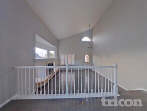 20494 E 49th Ave, Unit 503 in Denver, CO - Foto de edificio - Building Photo