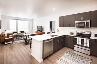 Fieldhouse in Thornton, CO - Foto de edificio - Building Photo