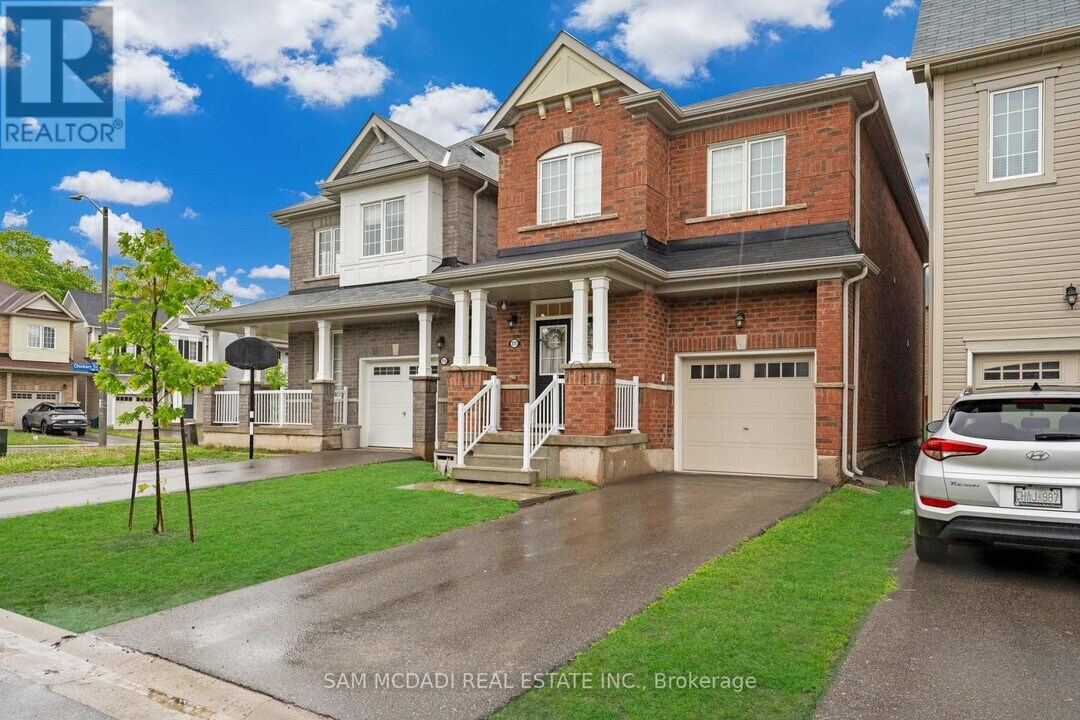 8791 Sourgum Ave in Niagara Falls, ON - Building Photo