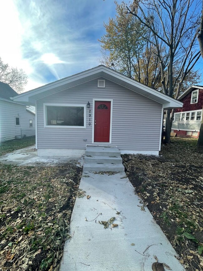 property at 2910 2nd Ave
