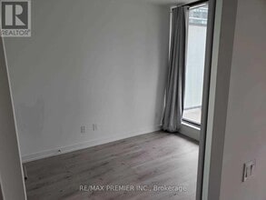 161 Roehampton Ave in Toronto, ON - Building Photo - Building Photo