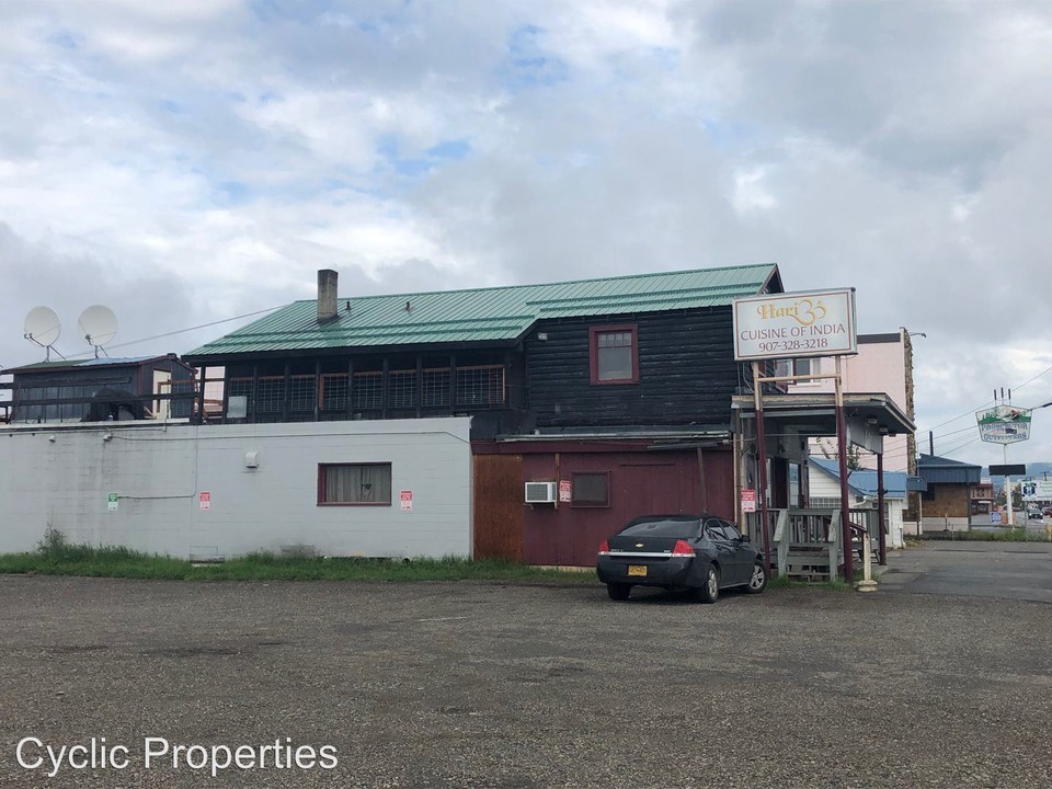 1528 S Cushman St in Fairbanks, AK - Building Photo