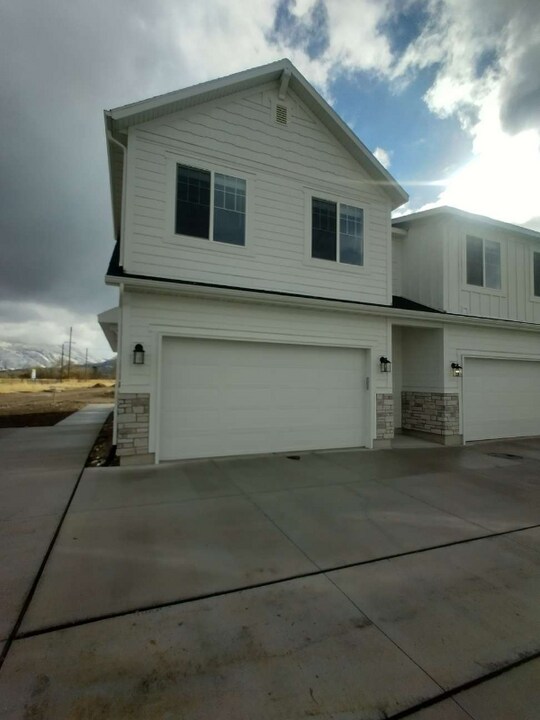 2236 S 310 W in Spanish Fork, UT - Foto de edificio