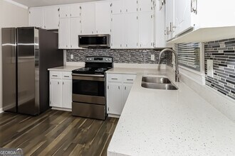 6702 Londonderry Dr in Morrow, GA - Foto de edificio - Building Photo