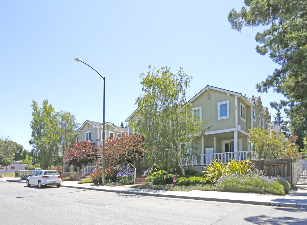 Centre Pointe in Mountain View, CA - Building Photo