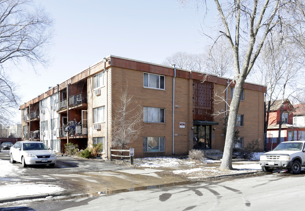 2816 Pillsbury Ave in Minneapolis, MN - Building Photo