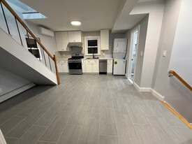 20709 34th Ave, Unit 2 in Bayside, NY - Building Photo