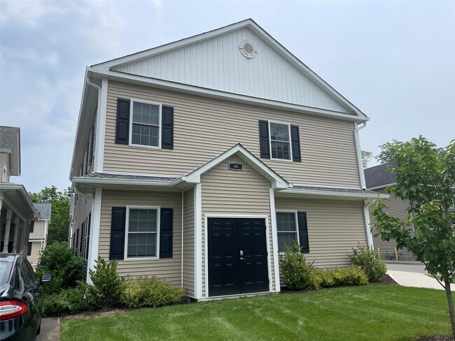 49 B Park Ave in Amityville, NY - Building Photo - Building Photo