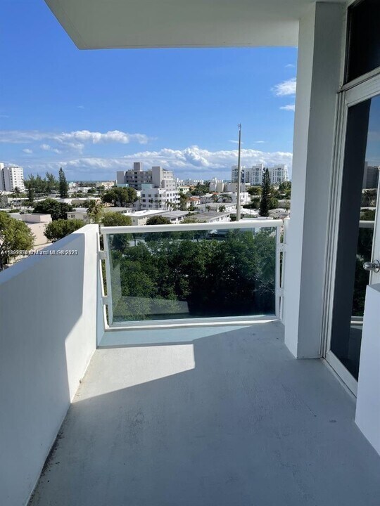 7441 Wayne Ave in Miami, FL - Building Photo