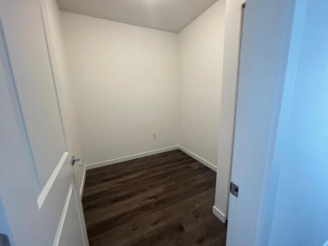 16633-16624 B114 in Surrey, BC - Building Photo - Building Photo