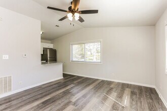 100 Terrace Dr NE in Atlanta, GA - Foto de edificio - Building Photo