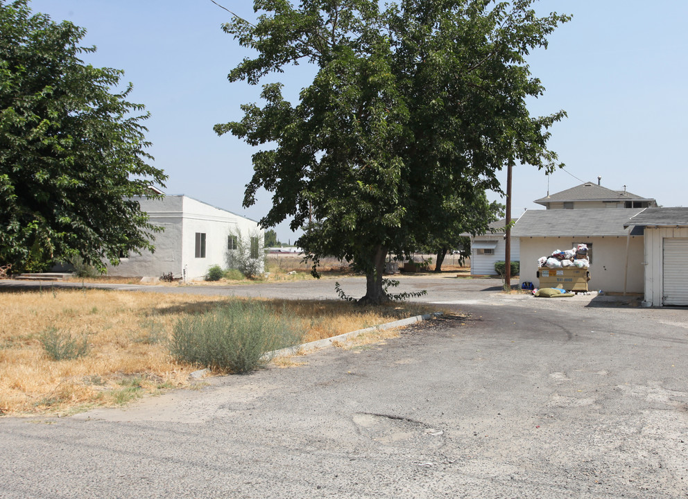 5024 Rohde Rd in Ceres, CA - Building Photo