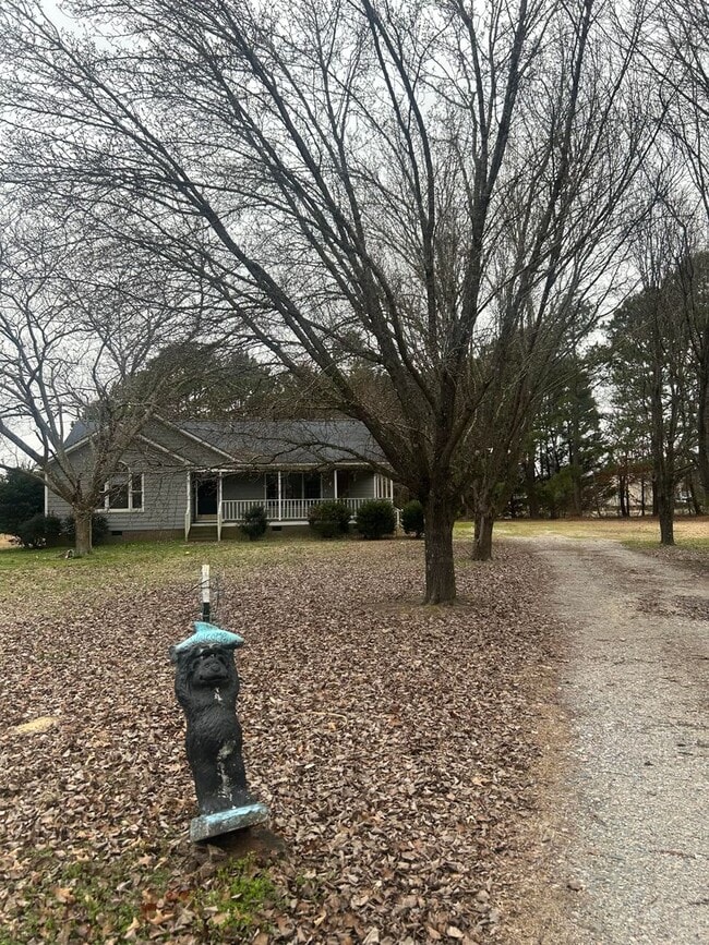 property at 812 Stephanie Pl