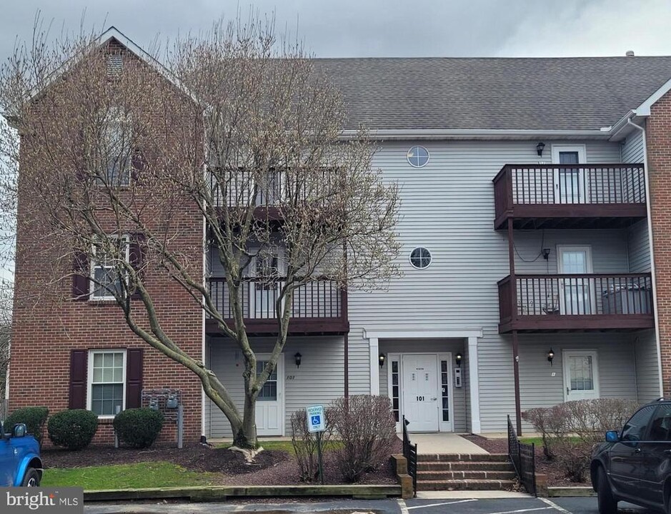 101 N Caroline Pl in Dover, DE - Building Photo