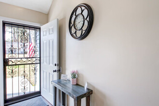 136 S Robinhood Dr in Savannah, GA - Building Photo - Building Photo