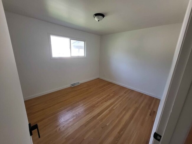 86 Tulane Bay in Winnipeg, MB - Building Photo - Building Photo