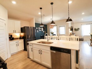 5544 Jewel Curv in San Antonio, TX - Building Photo - Building Photo