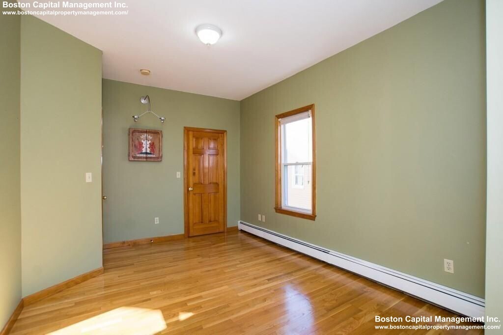 26 Lincoln St, Unit 5 in Boston, MA - Building Photo