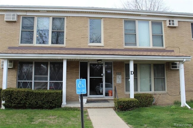 26309 Seven Mile W in Redford, MI - Building Photo - Building Photo