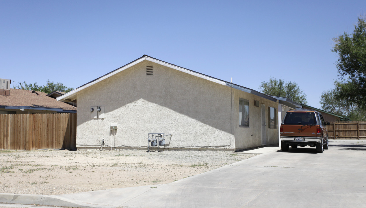 18611 New Hampshire St in Adelanto, CA - Building Photo