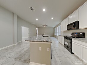 8311 Oak Harvest Dr in San Antonio, TX - Building Photo - Building Photo